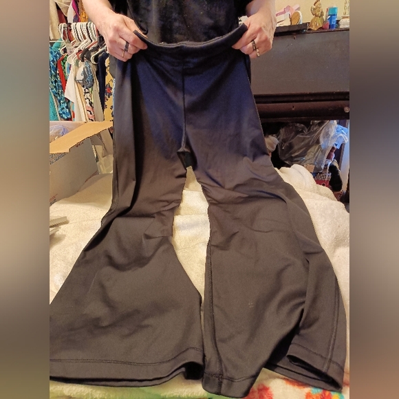 Women 4 Way Stretch Legging Bootcut By Aeropostale Size L 12-14 - Picture 2 of 3